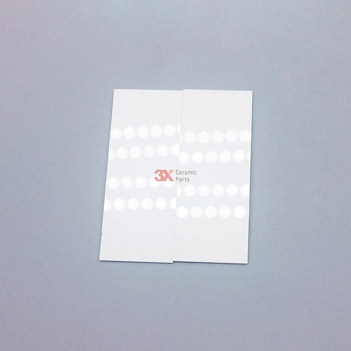 厚度分别为 0.3mm、0.5mm 和 1mm 的氧化锆陶瓷薄片